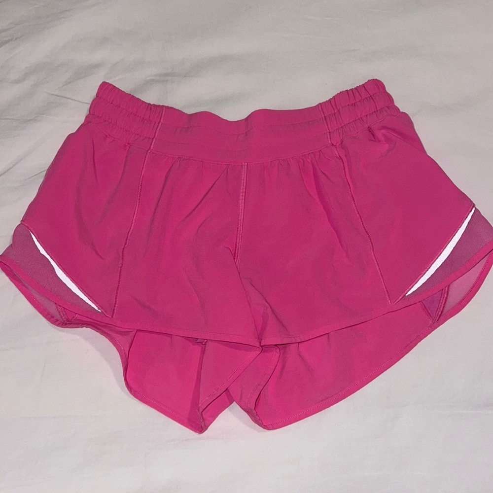 Lululemon Hotty Hot 2.5” Shorts Hot Pink